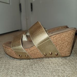 Women's sz 10 Gold Wedges